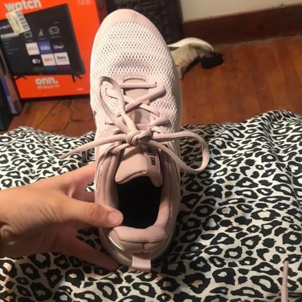 Nike Tennis Shoes
